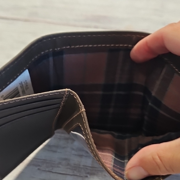 Columbia Dark Brown Leather Wallet - Picture 8 of 11